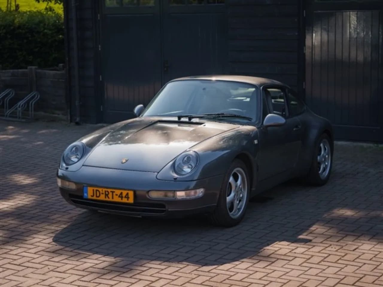 1994 Porsche 993 Carrera Coupé - Thumbnail 2