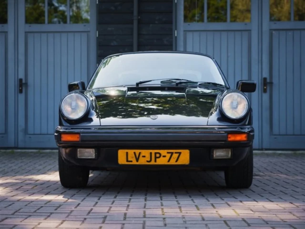 1989 Porsche 911 3.2 Carrera Coupé - Thumbnail 4