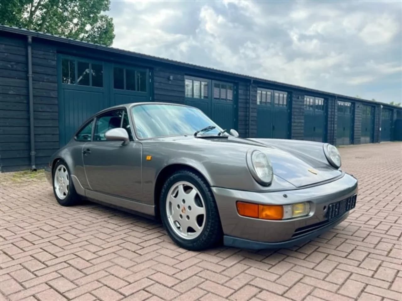 1990 Porsche 911 (964) Carrera 4 Coupé - Thumbnail 4
