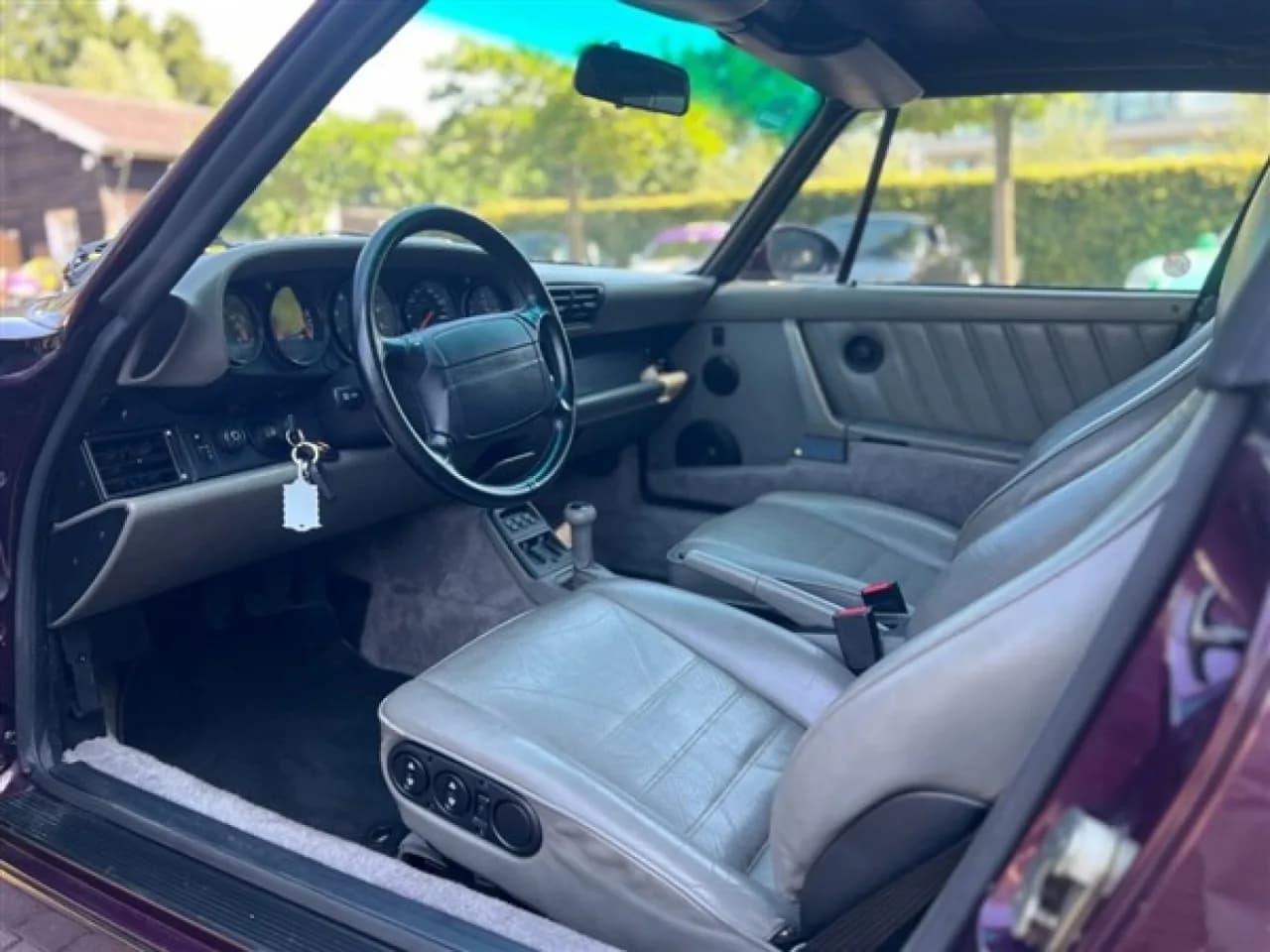 1992 Porsche 964 Carrera 4 Cabriolet - Thumbnail 4