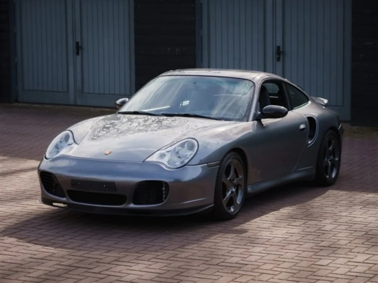 2001 Porsche 996 Turbo Coupé - Thumbnail 3