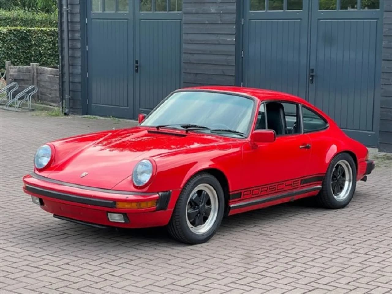 1984 Porsche 911 Carrera - Thumbnail 2