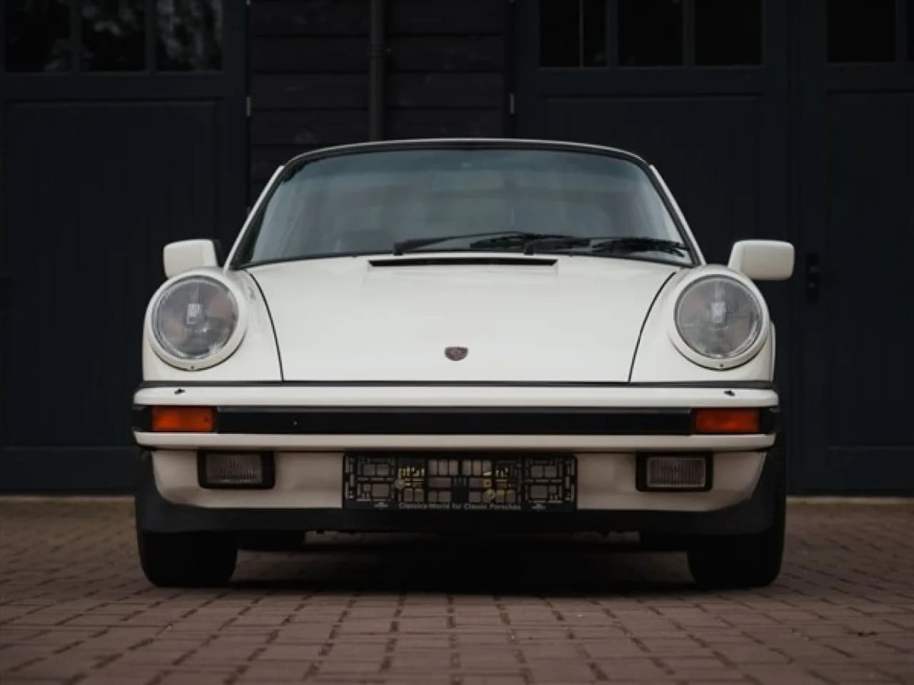 1983 Porsche 911 Targa - Thumbnail 4