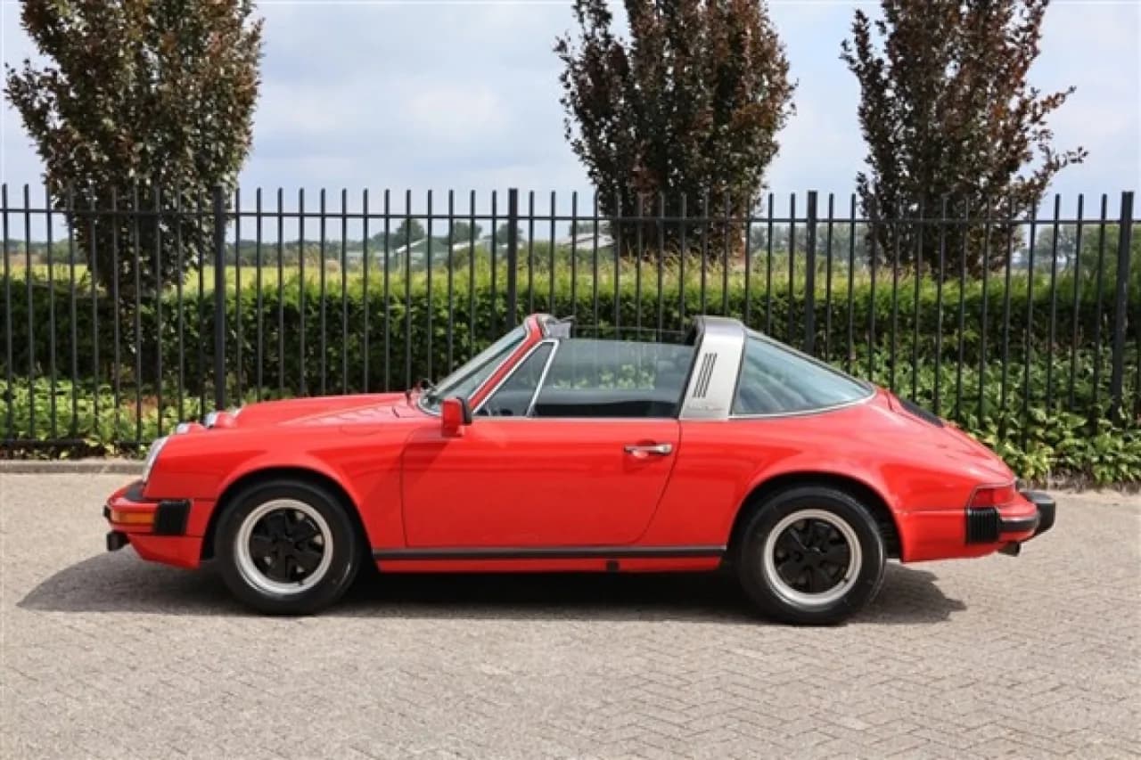 1977 Porsche 911S Targa - Thumbnail 5