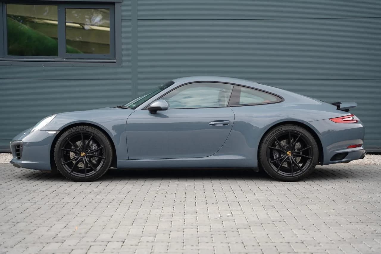 2016 Porsche 911 - Thumbnail 6