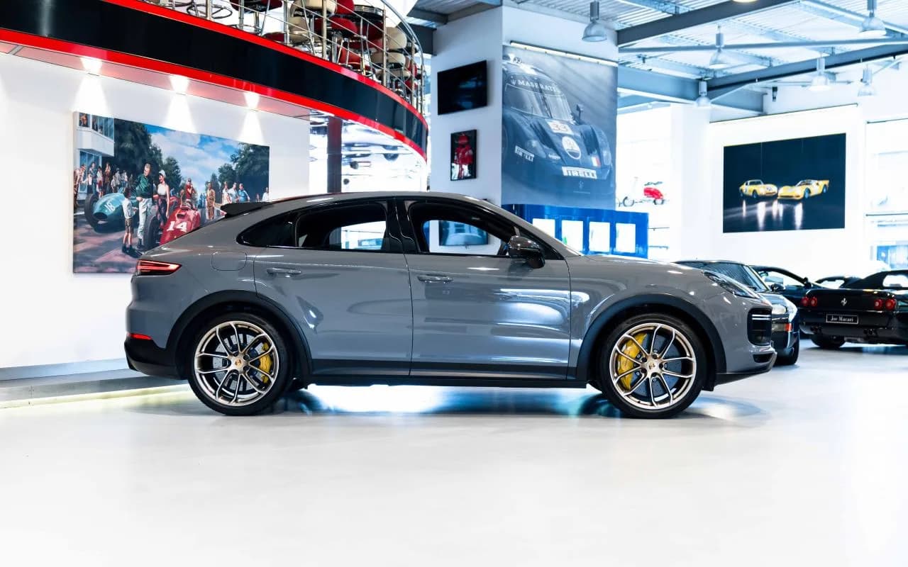 2022 Porsche Cayenne - Thumbnail 7