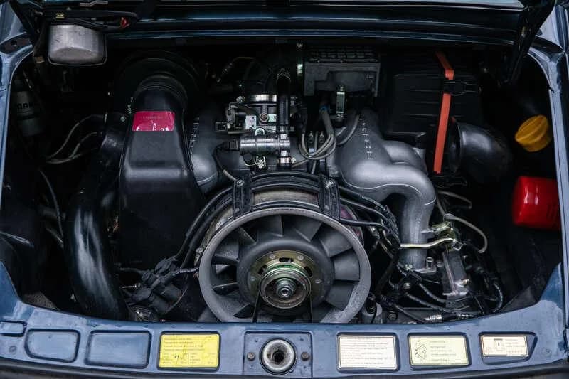 1986 Porsche 911 Carrera - Thumbnail 3