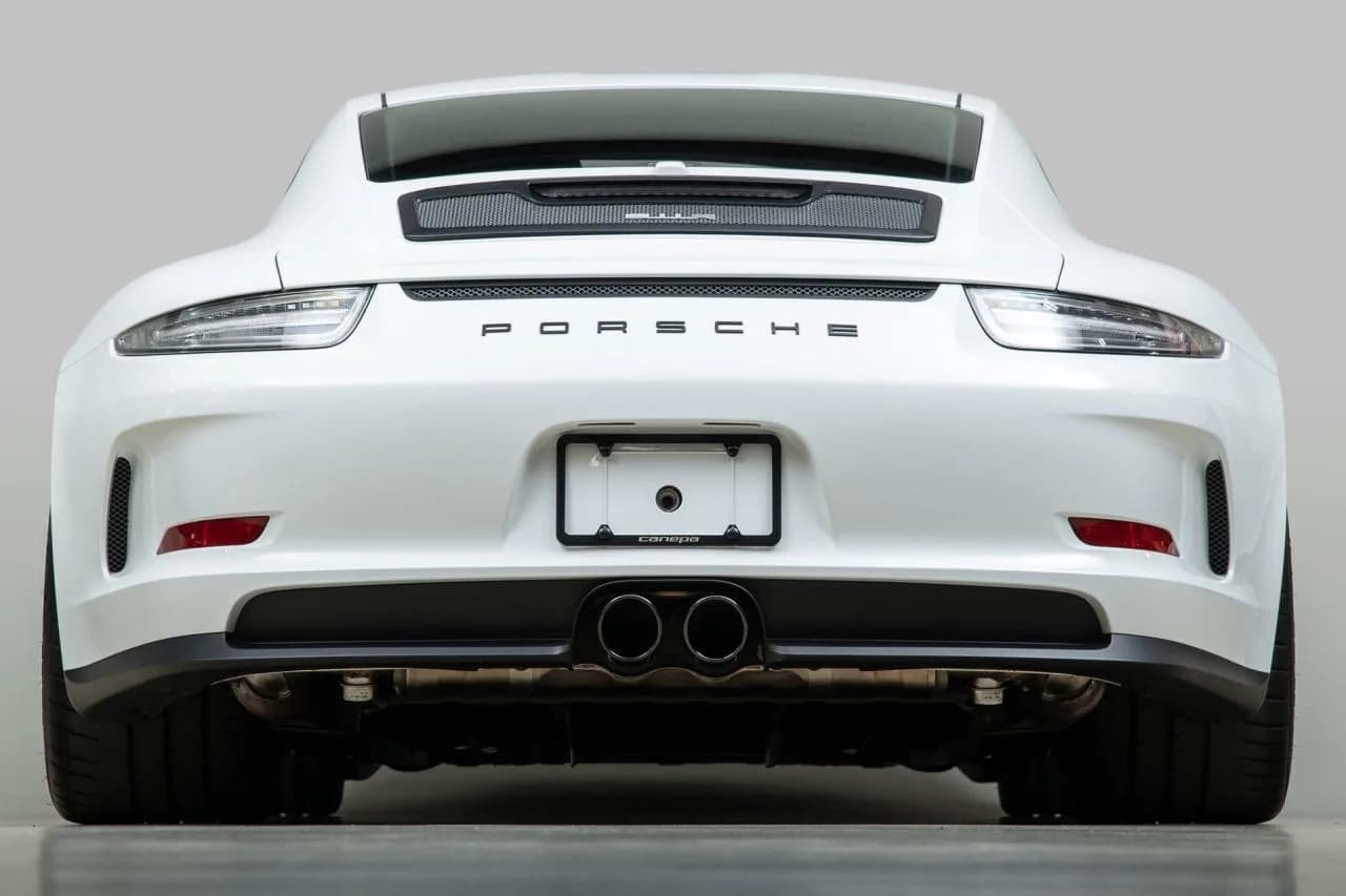 2016 Porsche 911R - Thumbnail 7