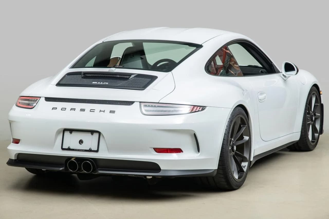 2016 Porsche 911R - Thumbnail 8