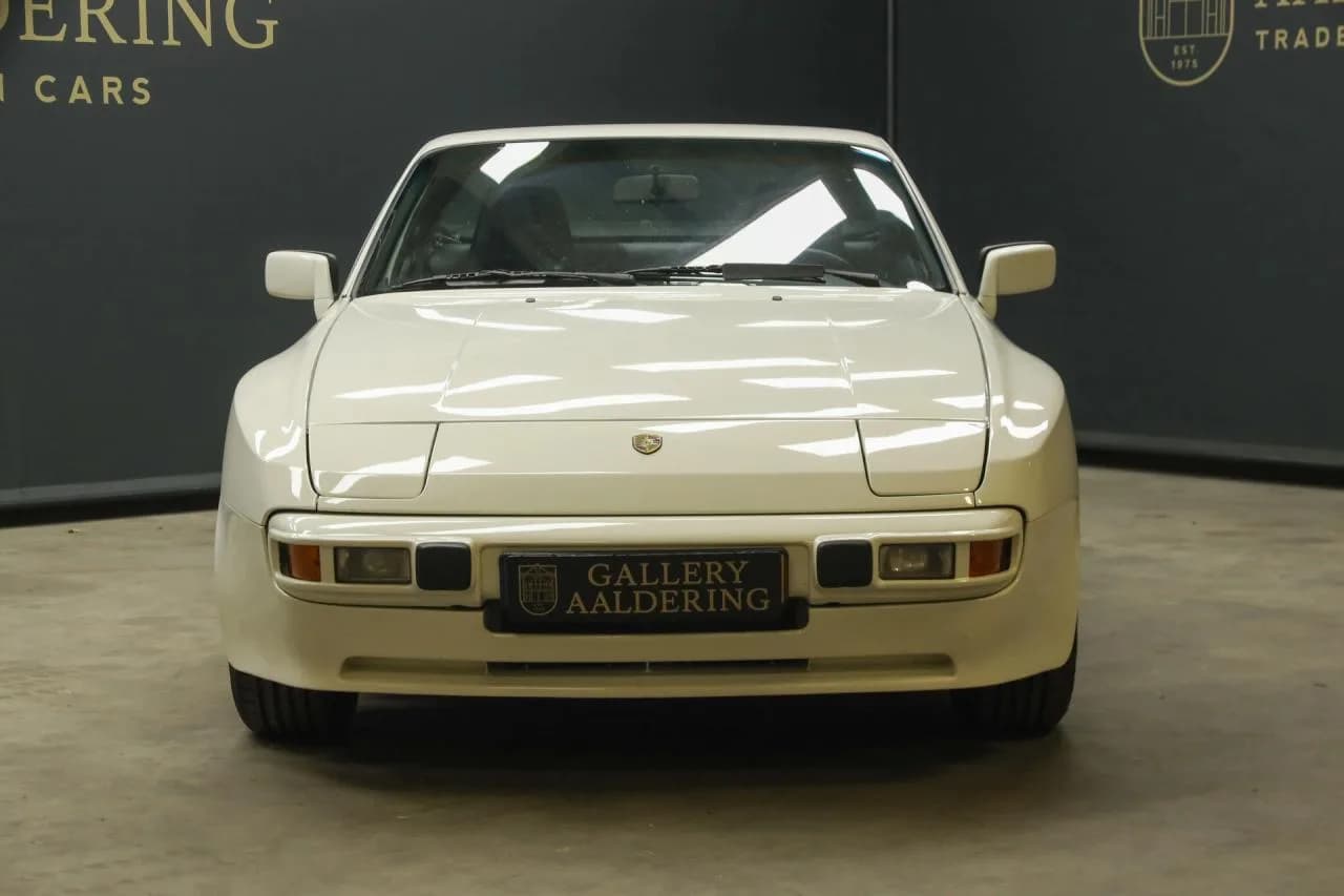1986 Porsche 944 2.5 Coup&eacute; &ldquo;Alpinwei&szlig;&rdquo; - Thumbnail 5