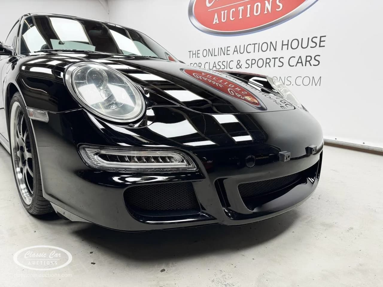 2004 Porsche 911 - Thumbnail 8