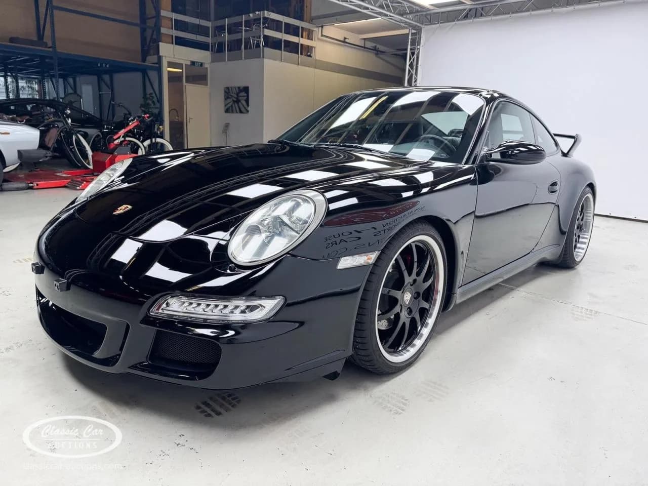 2004 Porsche 911 - Thumbnail 3
