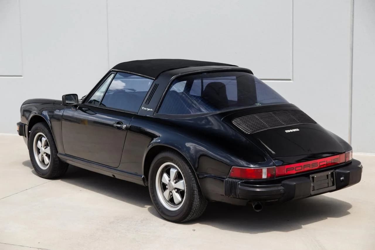1977 Porsche 911 - Thumbnail 4