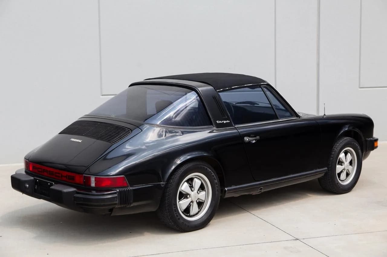 1977 Porsche 911 - Thumbnail 8