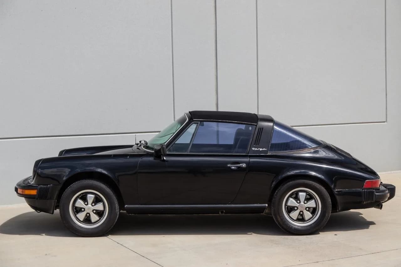 1977 Porsche 911 - Thumbnail 3