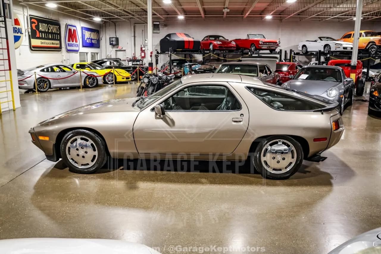 1983 Porsche 928 - Thumbnail 5