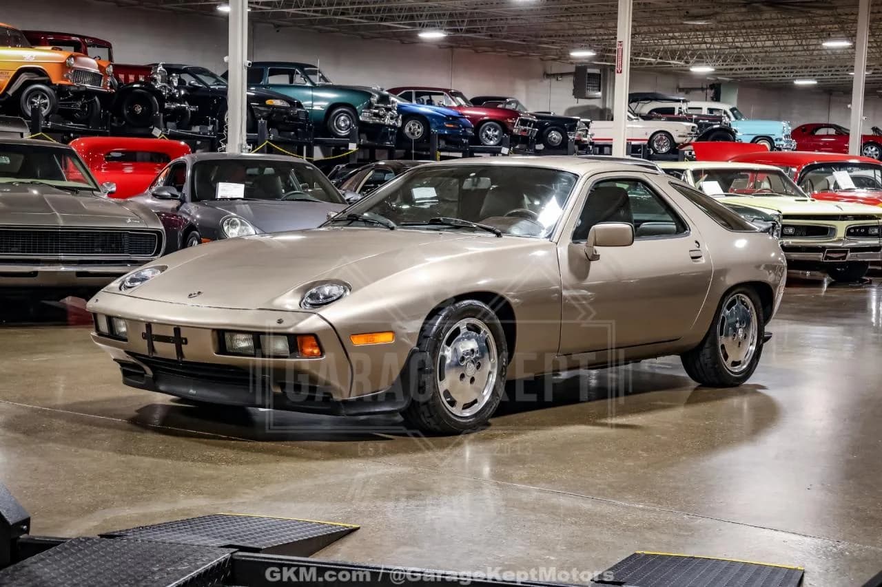 1983 Porsche 928 - Thumbnail 3
