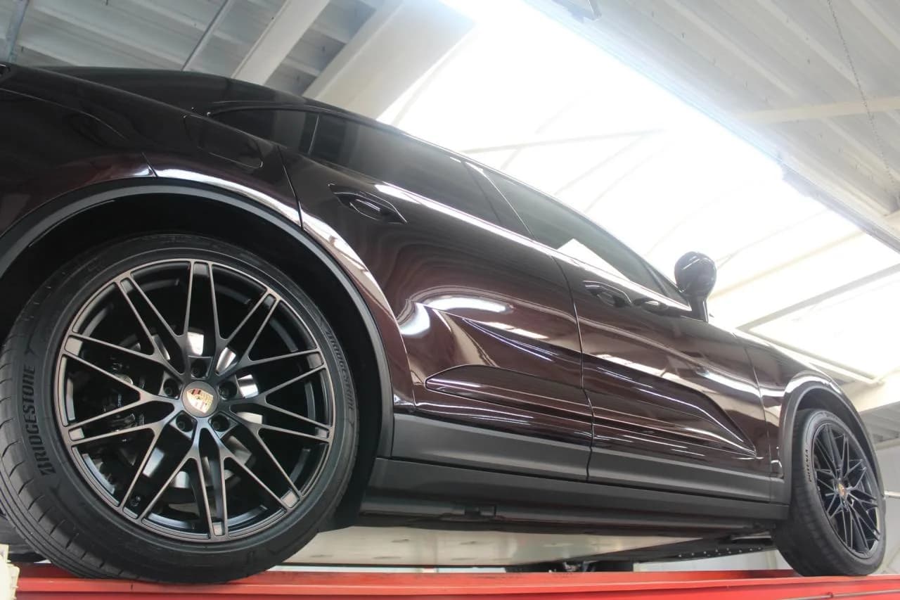 2025 Porsche Macan 4S &ldquo;Copper Ruby Metallic&rdquo; PRICE INCL. VAT - Thumbnail 8