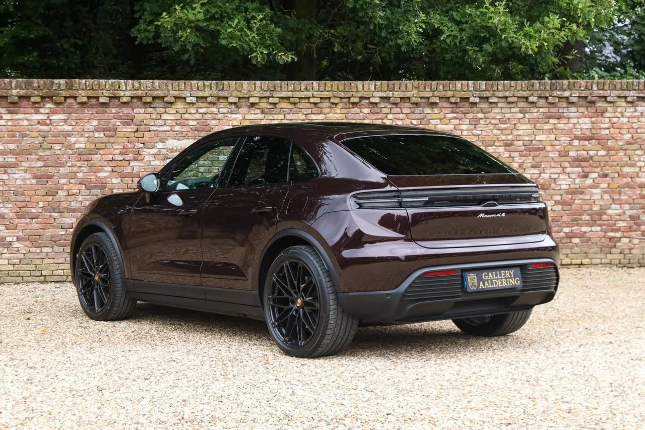 2025 Porsche Macan 4S &ldquo;Copper Ruby Metallic&rdquo; PRICE INCL. VAT - Thumbnail 2