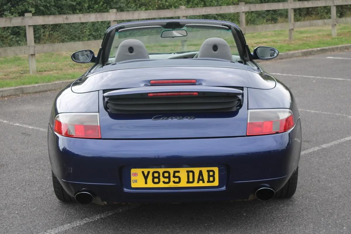 2001 Porsche 911 CARRERA 2 MANUAL - Thumbnail 4