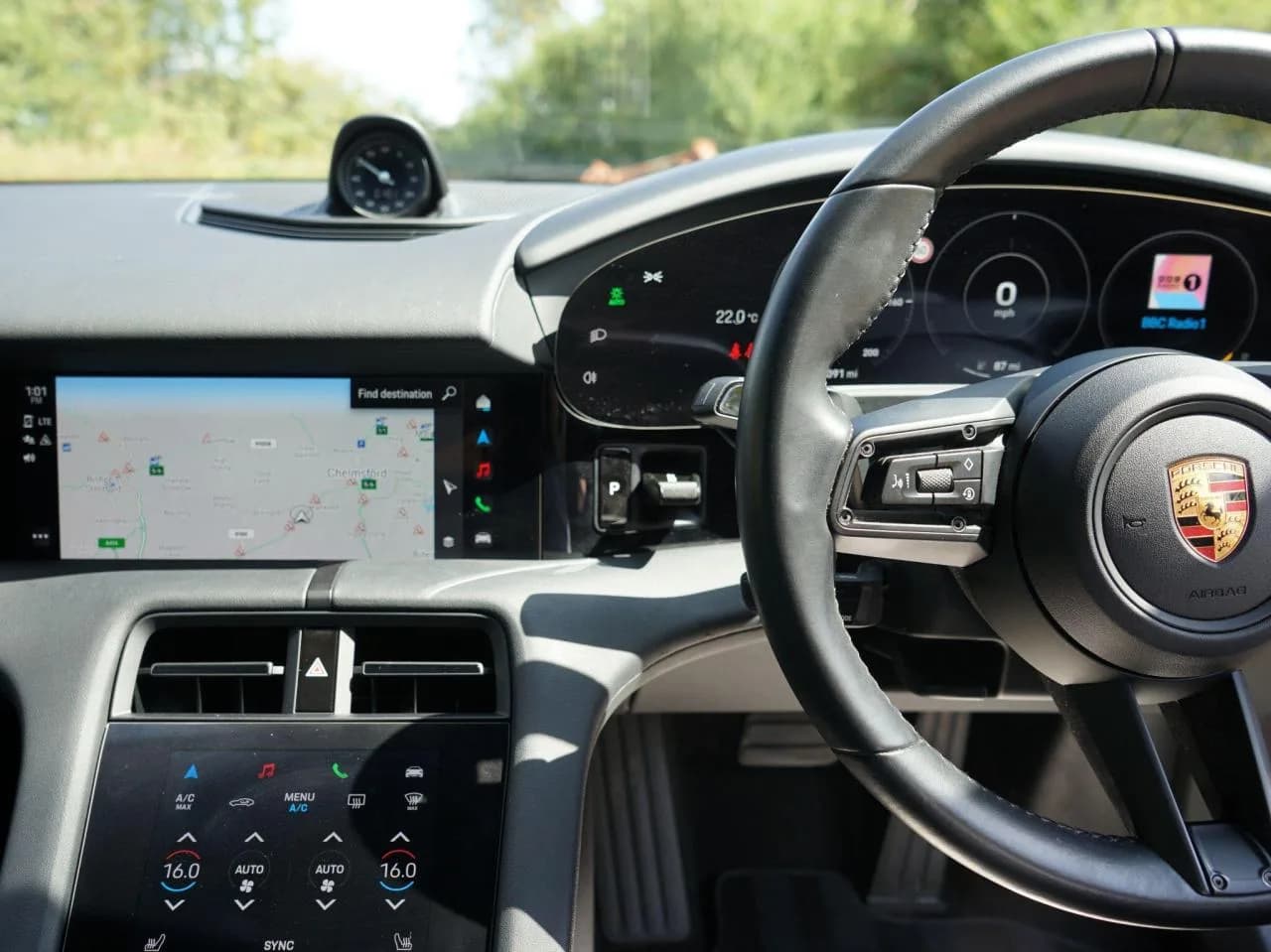 2022 Porsche Performance 79.2kWh Auto RWD 4dr (11kW Charger) - Thumbnail 8