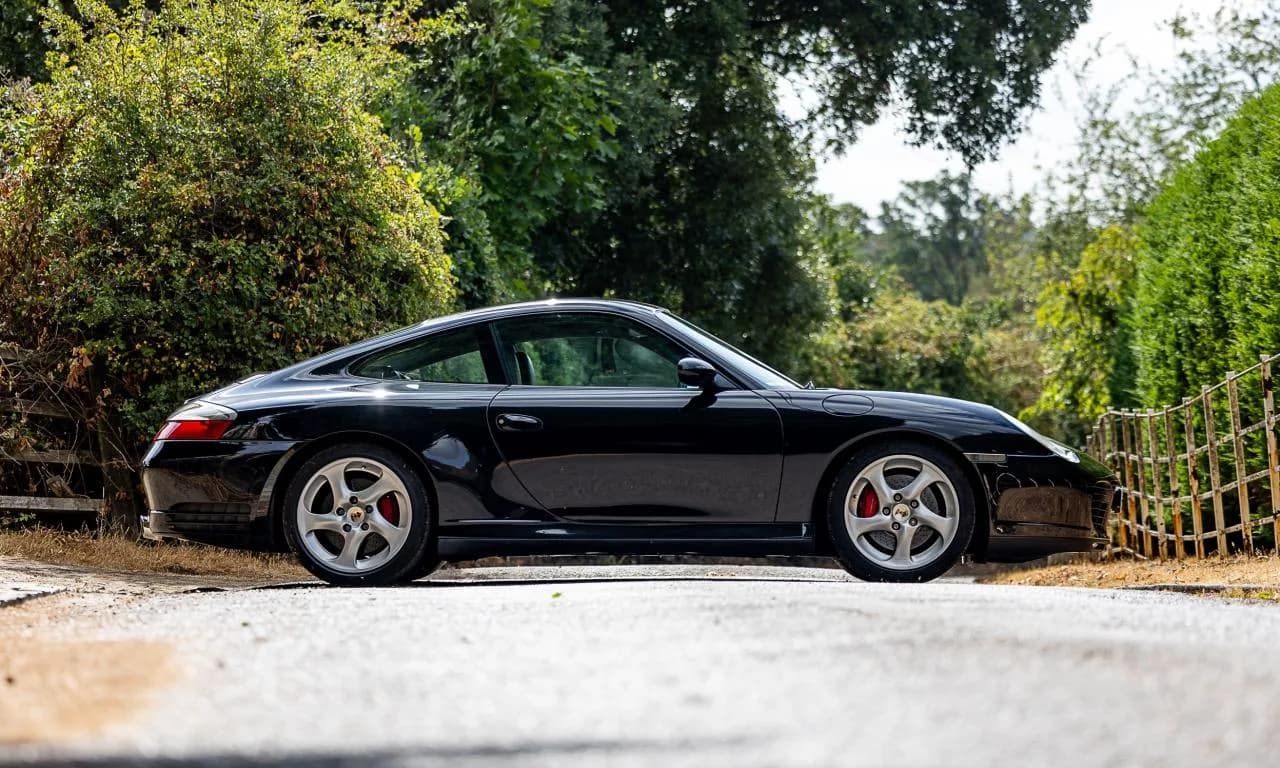 2002 Porsche 911/996 Carrera 4S - Thumbnail 2