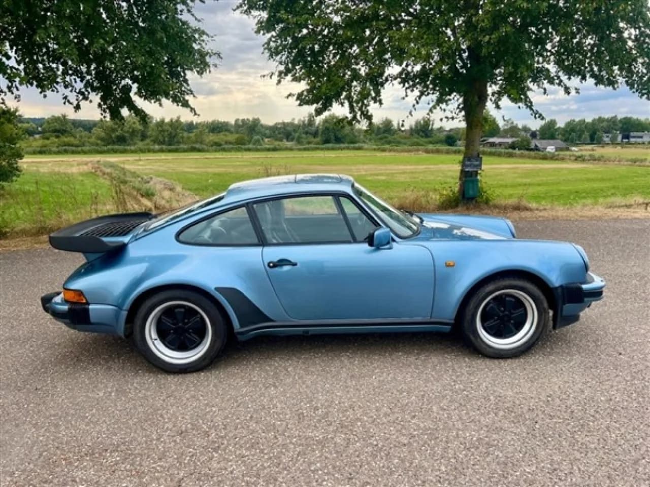 1985 Porsche 911 (930) TURBO - Thumbnail 4