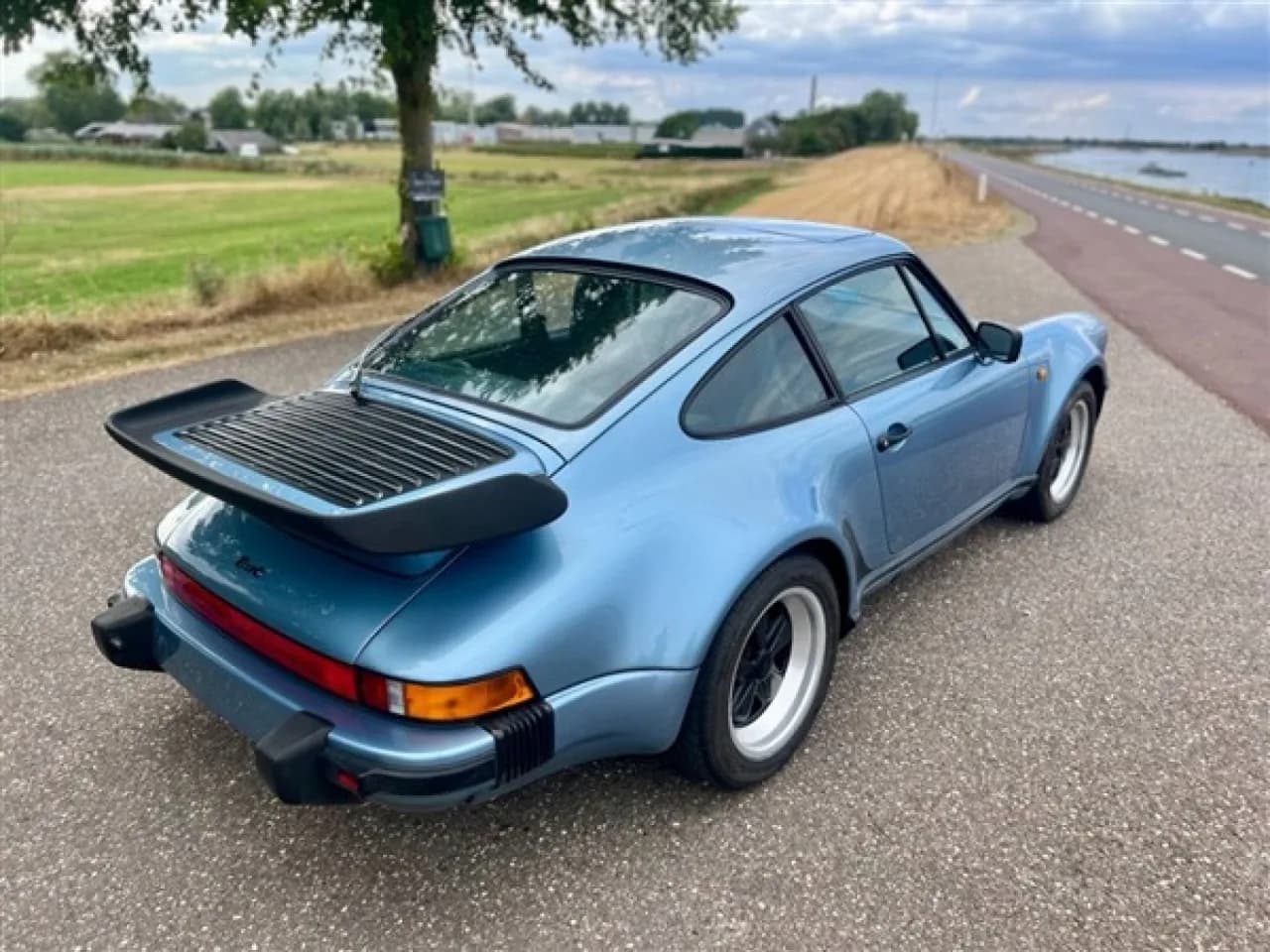 1985 Porsche 911 (930) TURBO - Thumbnail 5