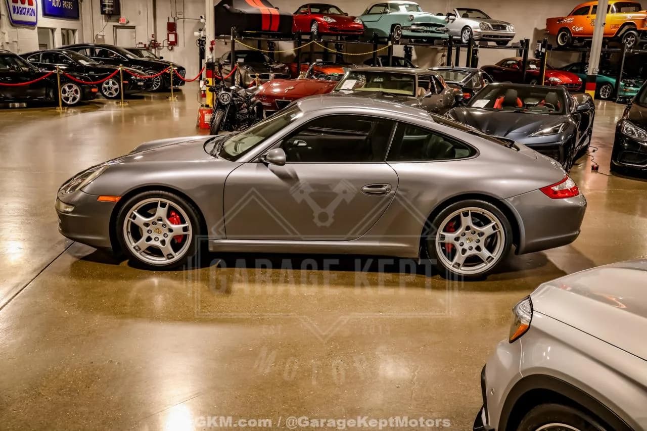 2005 Porsche 911 - Thumbnail 5