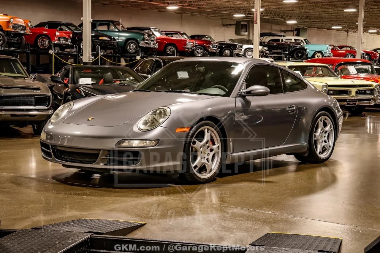 2005 Porsche 911 - Thumbnail 3