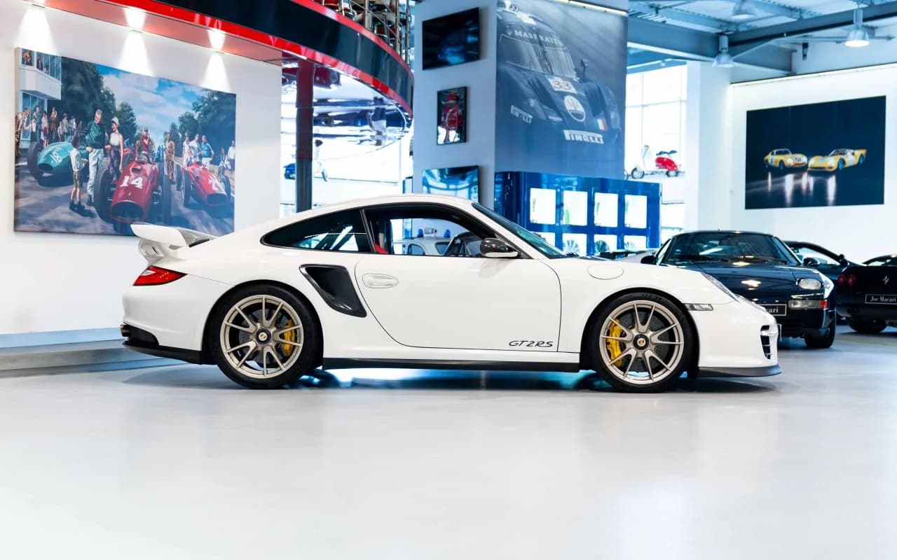 2010 Porsche 911 997 GT2 RS - Thumbnail 5