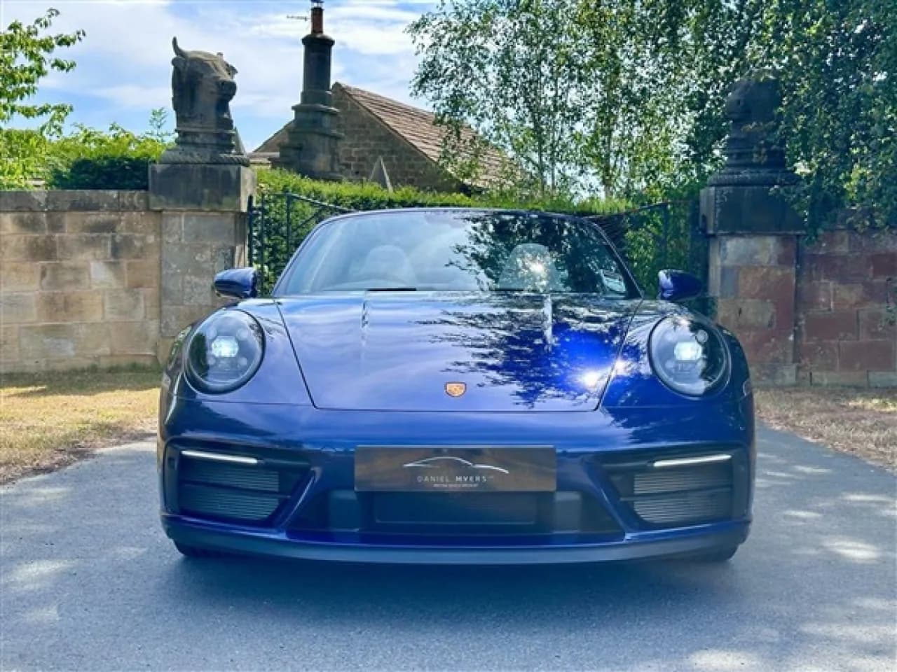 2023 Porsche 911 (992) - Thumbnail 2
